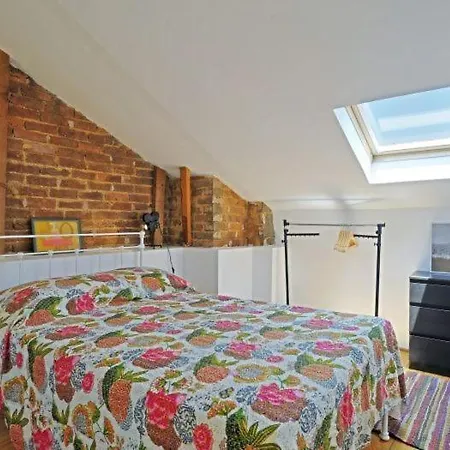 Spacious Orta Terrace Apartment Lissabon