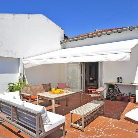 Spacious Orta Terrace Apartment Lissabon